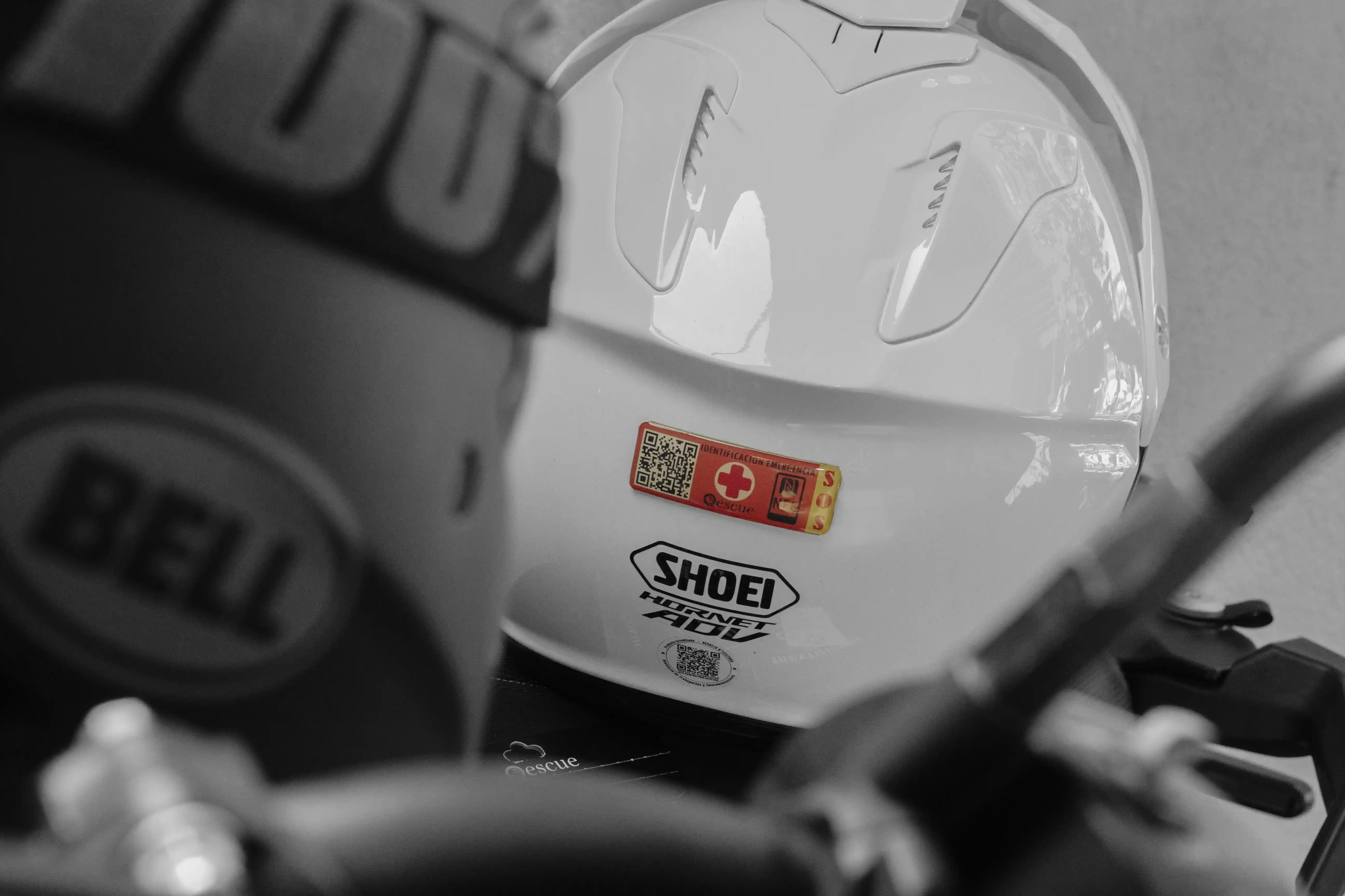 QRescueID Físico blanco y negro